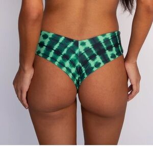 ISO: Skatie Reggae Bottoms Size L or XL